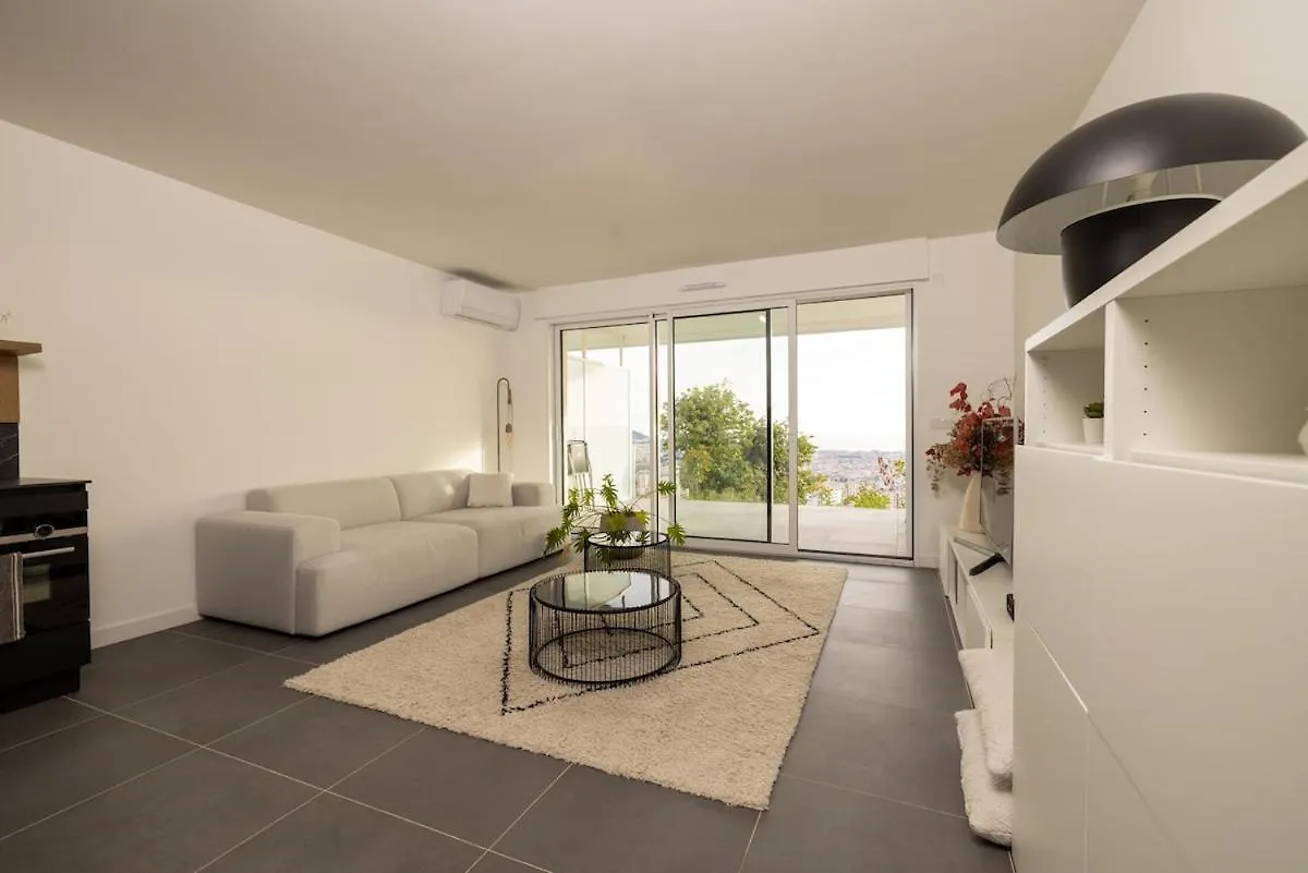 Appartement Avec Vue Mer, Terrasse Privee Et Piscine Nice