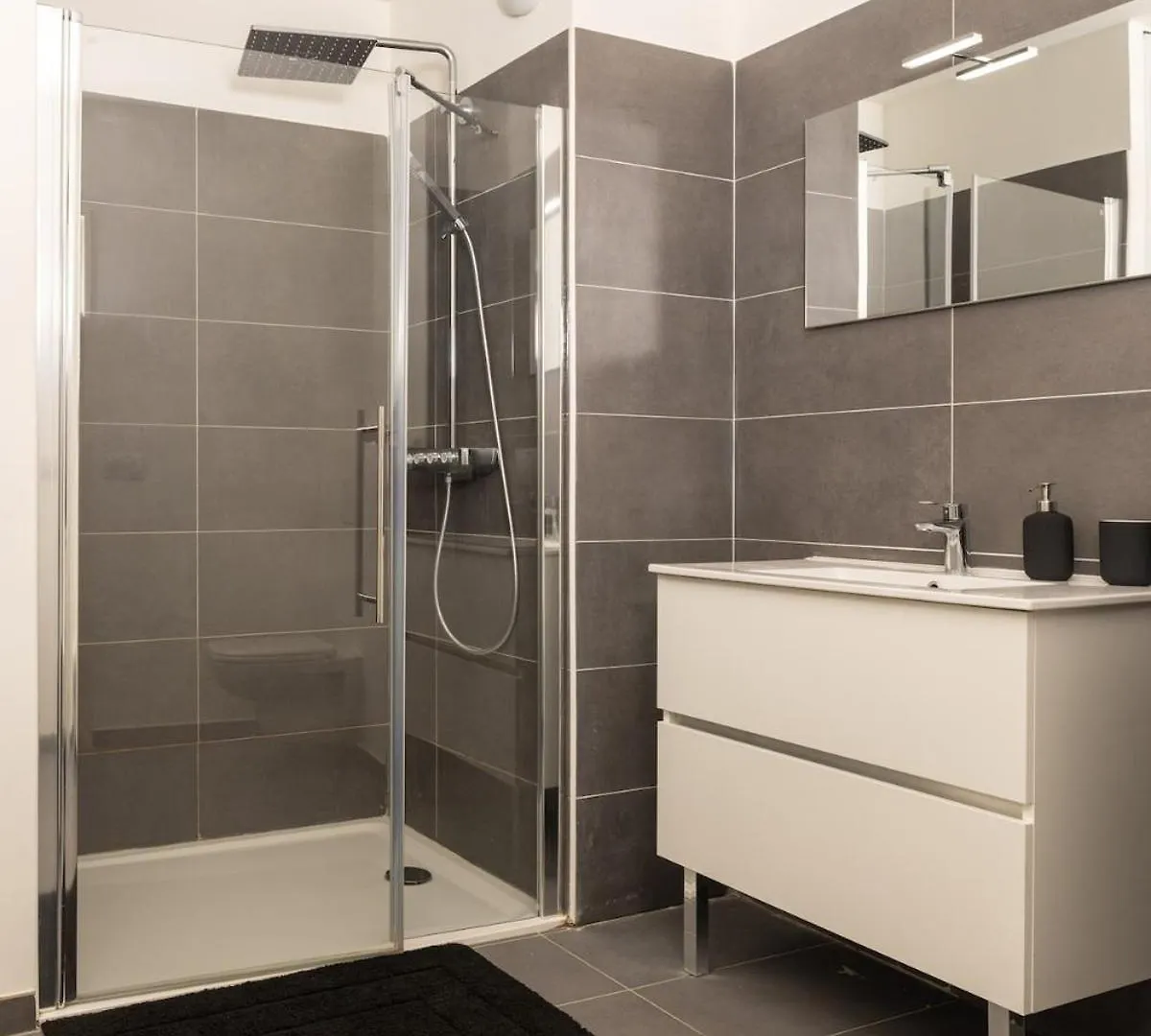 Διαμέρισμα Appartement Avec Vue Mer, Terrasse Privee Et Piscine Νίκαια
